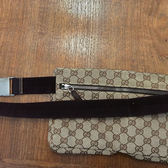 Gucci Brown Monogram Belt Bag - Picture 2 of 16